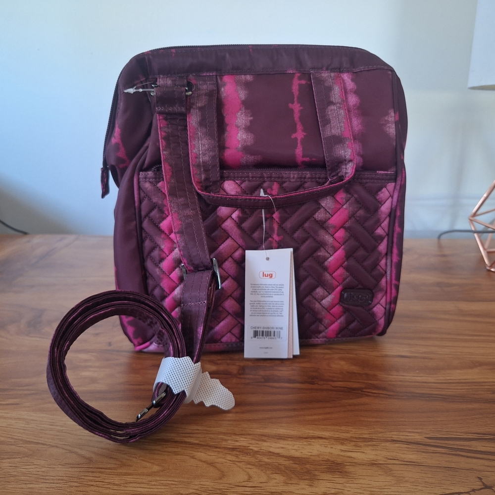 lug Chewy insulated lunch tote in Shibori Wine.